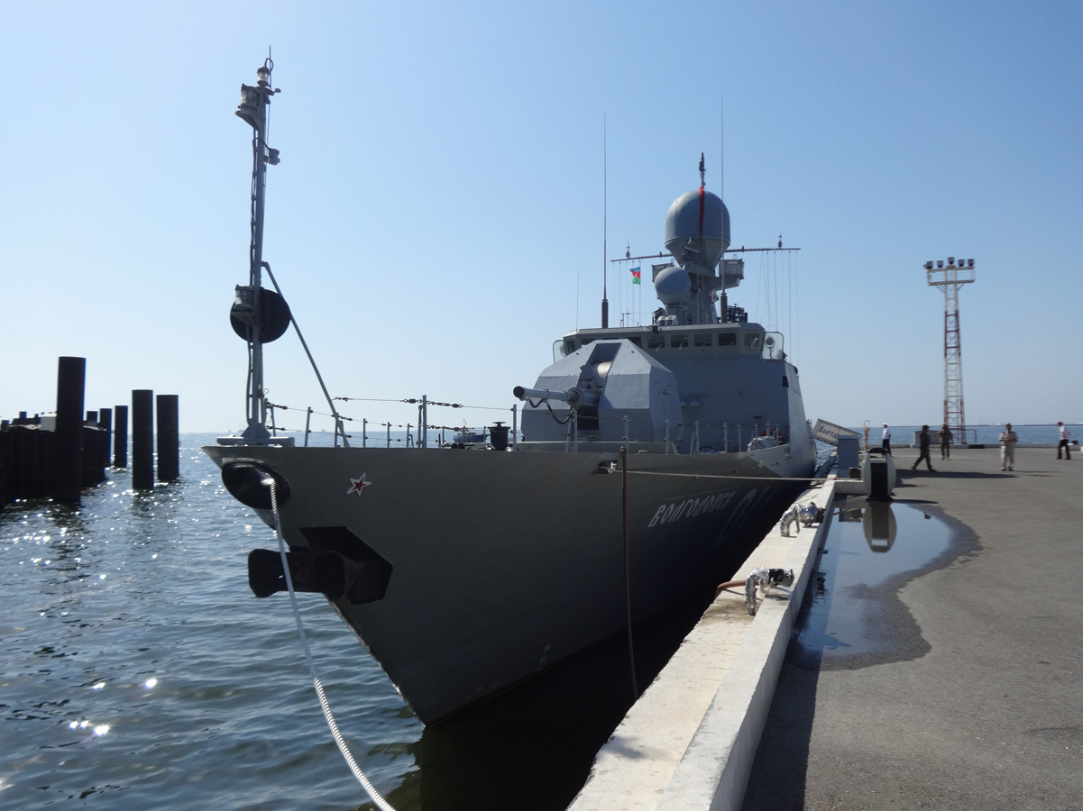 Friendly visit by Russian military ships to Azerbaijan (PHOTO)