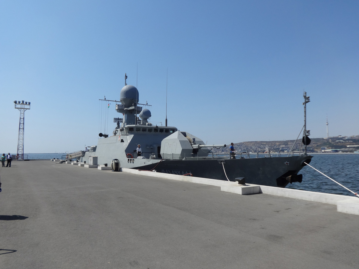 Friendly visit by Russian military ships to Azerbaijan (PHOTO)