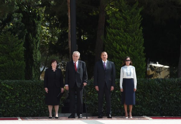 Official meeting ceremony held in Azerbaijan for Czech president
