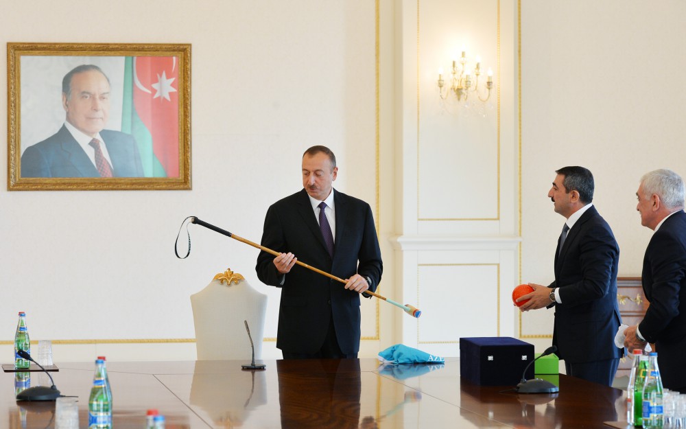 President Aliyev meets with members of Azerbaijan`s national polo team