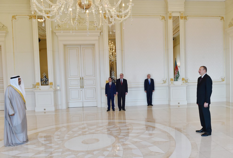 Azerbaijani president receives credentials of incoming UAE ambassador (PHOTO)
