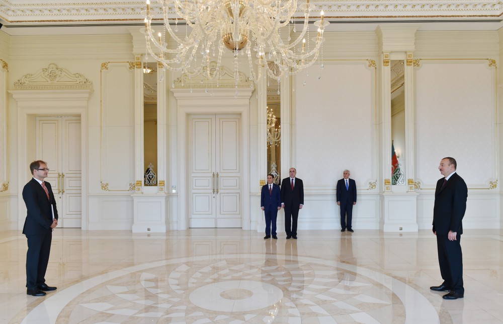 Azerbaijani president accepts credentials of newly-appointed Swiss ambassador