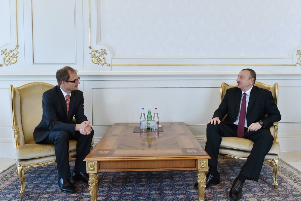 Azerbaijani president accepts credentials of newly-appointed Swiss ambassador