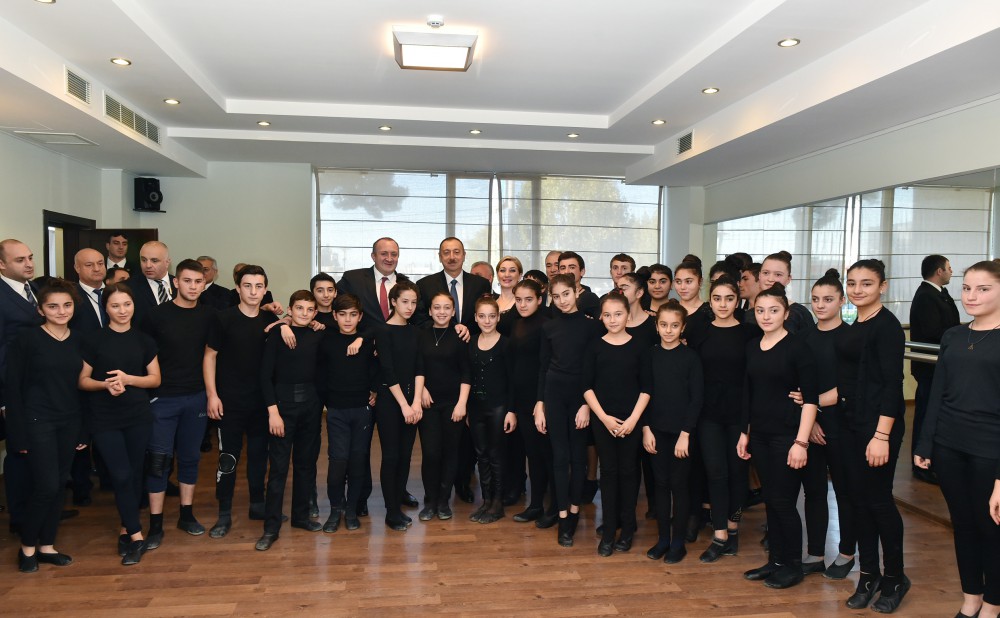 Azerbaijani, Georgian presidents visit "Tea house" training center in Marneuli