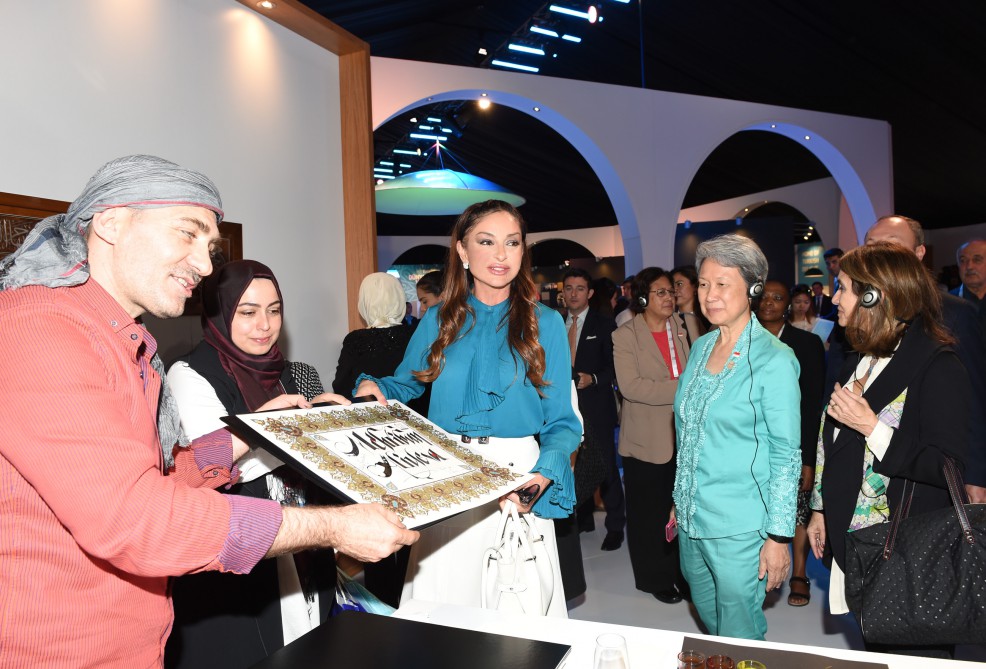 Azerbaijan’s First Lady visits exhibition at “G-20”-“Yurt” cultural area