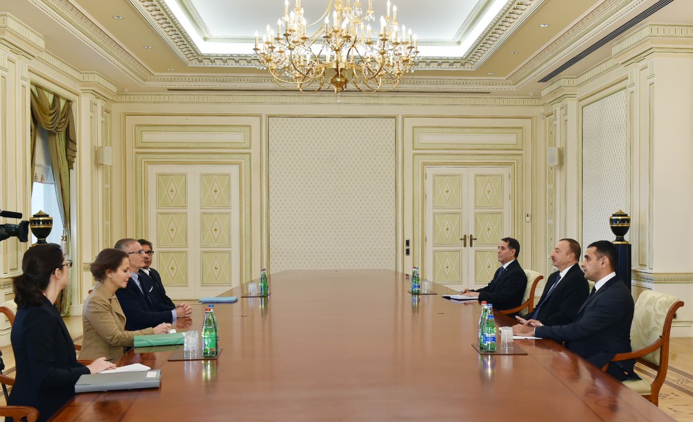 Azerbaijani president receives French delegation