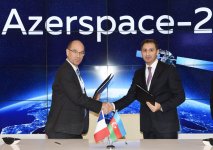 Azerbaijani president visited Bakutel 2015 exhibition (PHOTO)