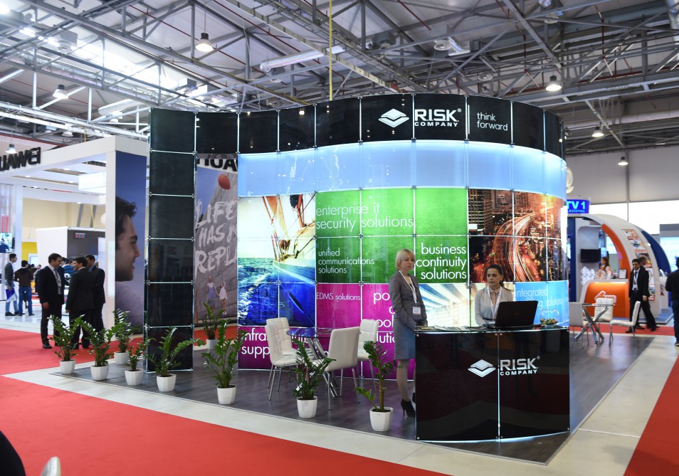 Azerbaijani president visited Bakutel 2015 exhibition (PHOTO)