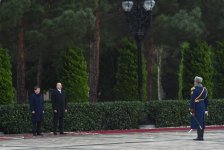 Official welcoming ceremony for Turkish PM held in Baku (PHOTO)