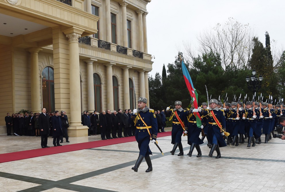 Official welcoming ceremony for Turkish PM held in Baku (PHOTO)
