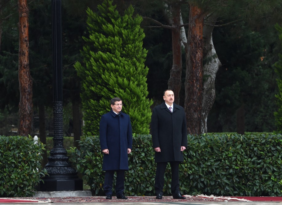 Official welcoming ceremony for Turkish PM held in Baku (PHOTO)