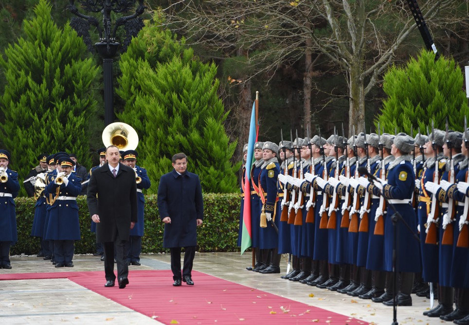 Official welcoming ceremony for Turkish PM held in Baku (PHOTO)