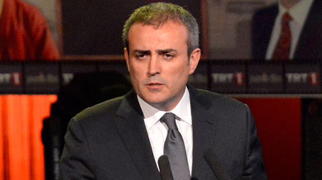Turkish minister urges foreign tourists not to leave country