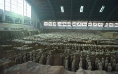 President Ilham Aliyev views Terracotta Army Museum in China