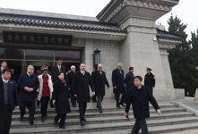 President Ilham Aliyev views Terracotta Army Museum in China