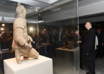 President Ilham Aliyev views Terracotta Army Museum in China