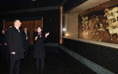 President Ilham Aliyev views Terracotta Army Museum in China