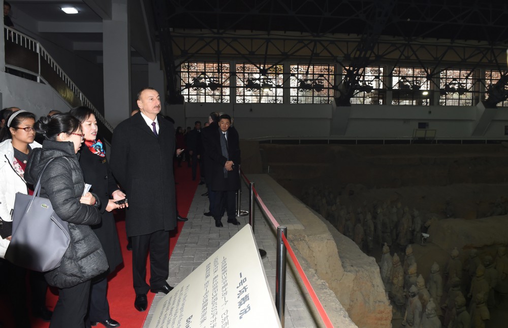 President Ilham Aliyev views Terracotta Army Museum in China