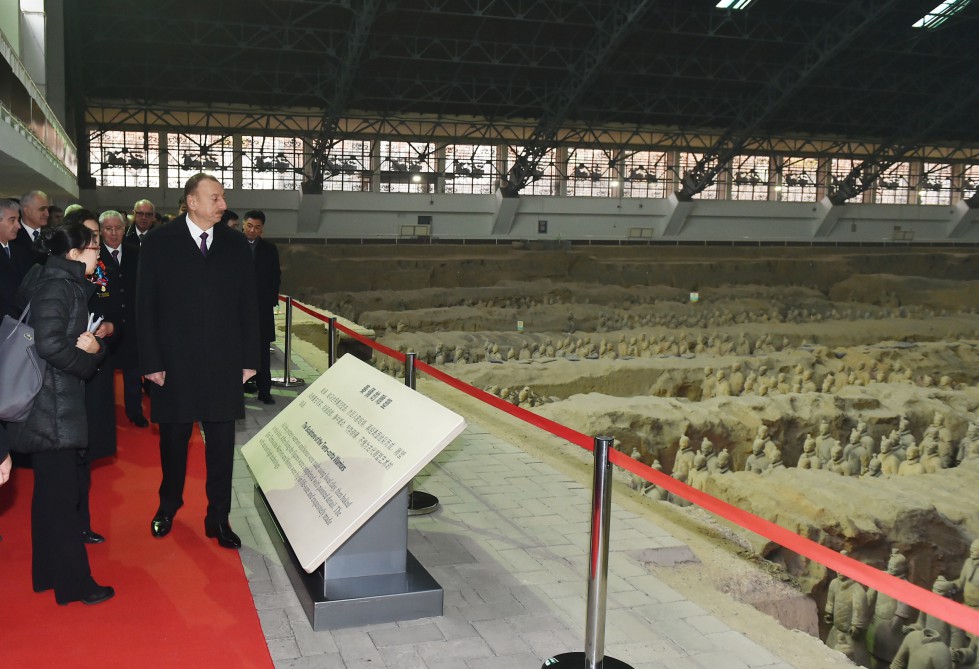 President Ilham Aliyev views Terracotta Army Museum in China