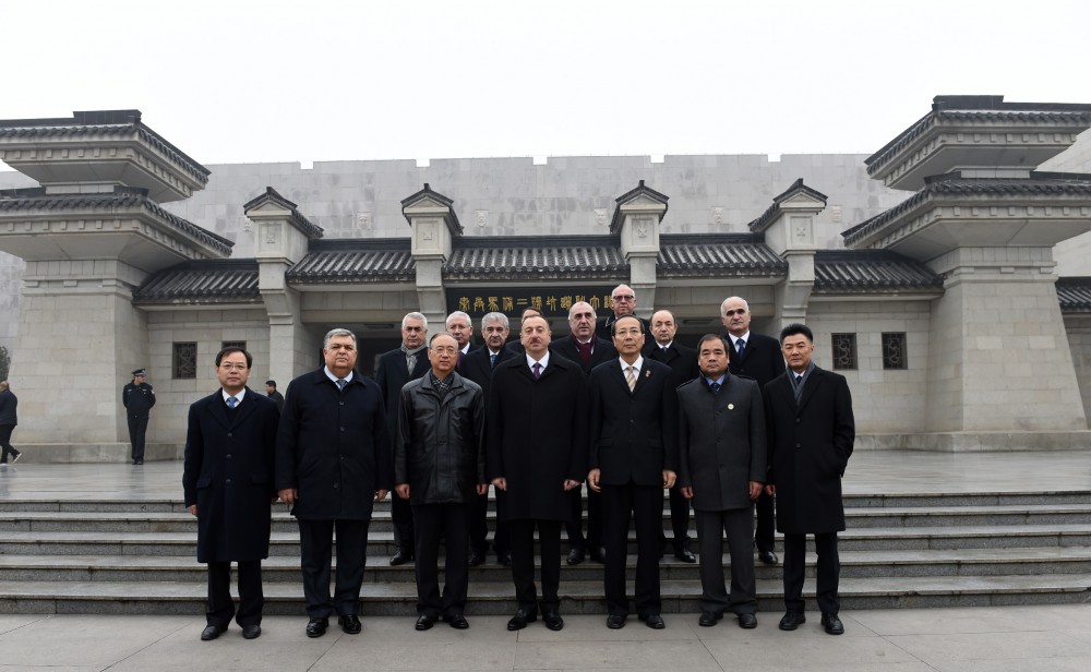 President Ilham Aliyev views Terracotta Army Museum in China