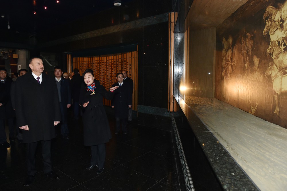President Ilham Aliyev views Terracotta Army Museum in China
