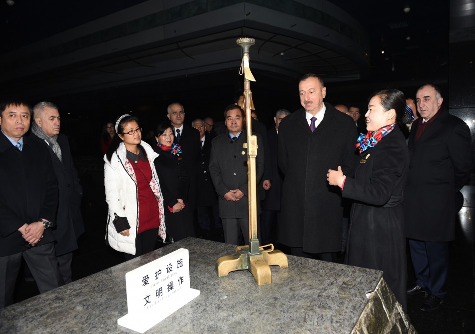 President Ilham Aliyev views Terracotta Army Museum in China