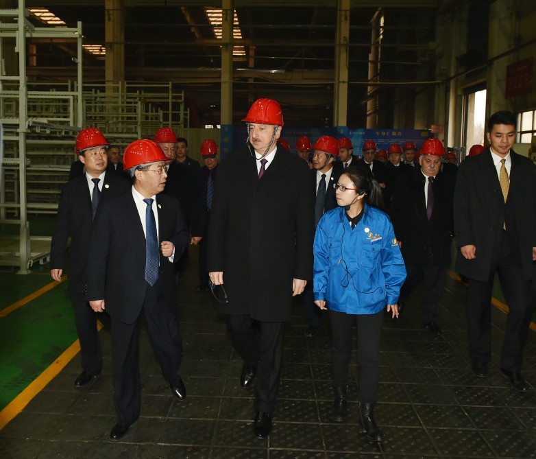 President Aliyev visits Shaanxi Automobile Group in Xian (PHOTO)