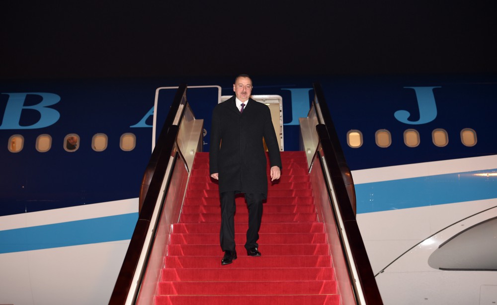 President Aliyev arrives in Beijing from Xian (PHOTO)