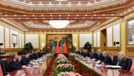 President Aliyev meets Chinese president (PHOTO)