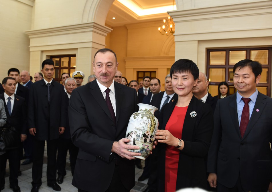 President Aliyev visits exhibition centre of Huawei in Beijing