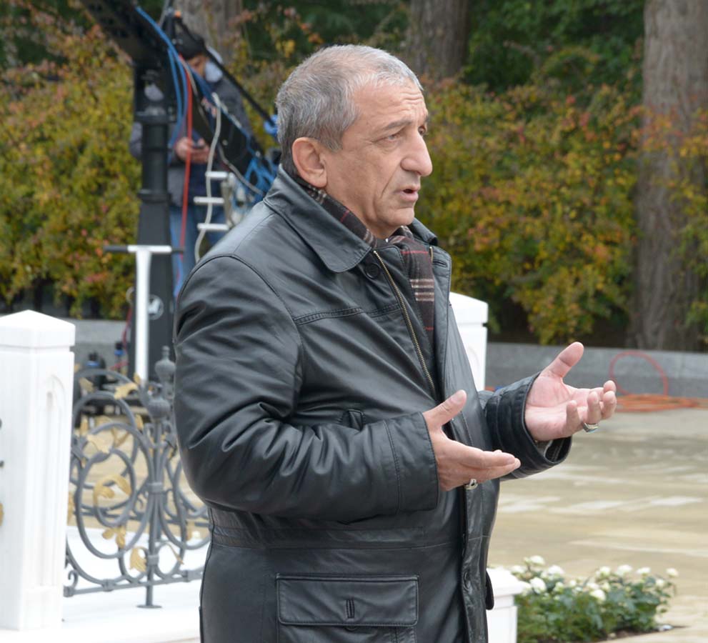 Azerbaijani public visits Alley of Honor to commemorate 12th death anniversary of Heydar Aliyev (PHOTO-VİDEO)