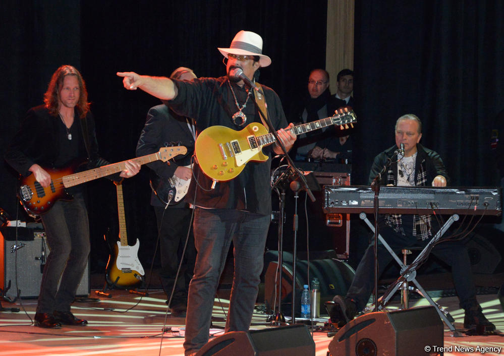 Stunning show by Steven Seagal in Baku (PHOTO)