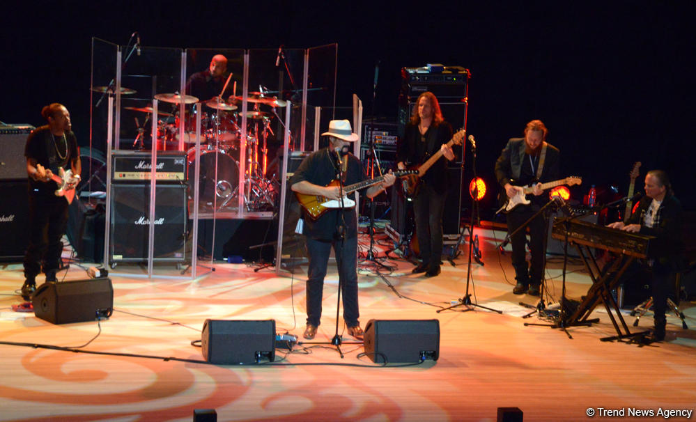 Stunning show by Steven Seagal in Baku (PHOTO)