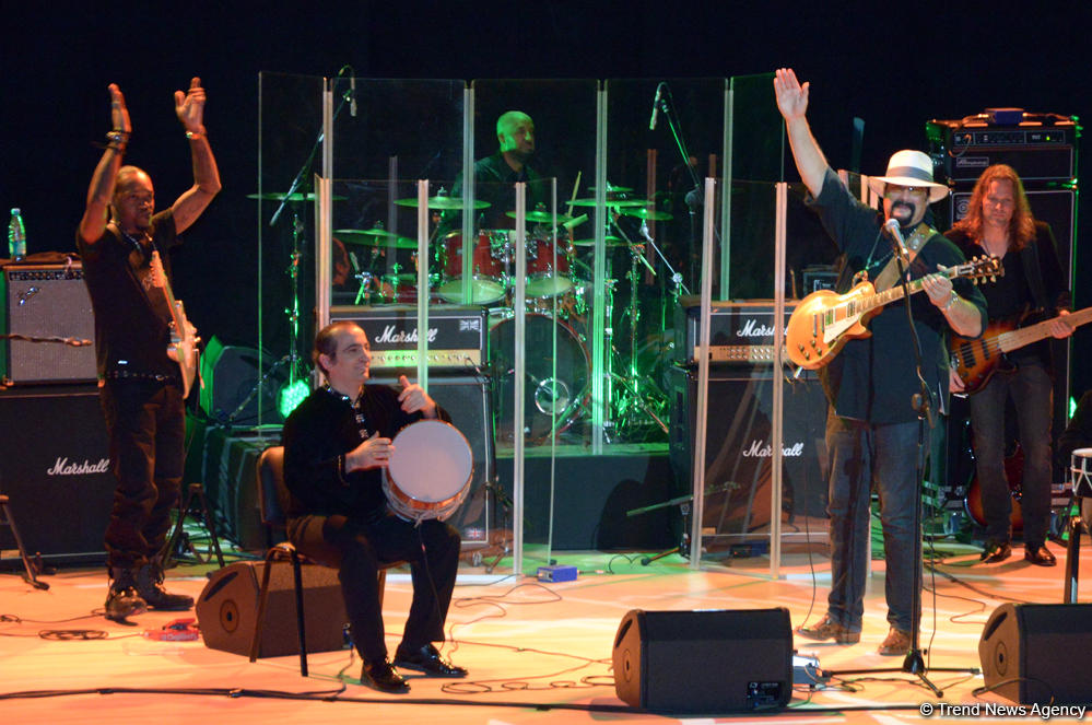 Stunning show by Steven Seagal in Baku (PHOTO)
