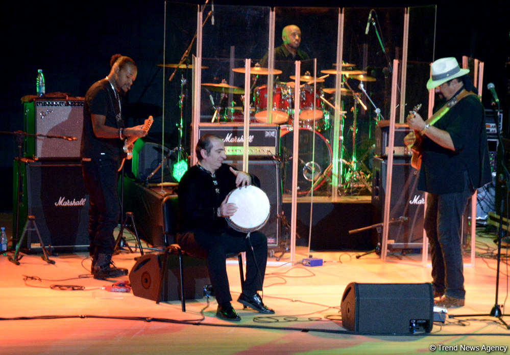 Stunning show by Steven Seagal in Baku (PHOTO)