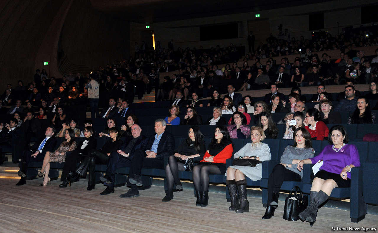 Stunning show by Steven Seagal in Baku (PHOTO)