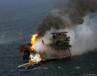 Firefighting underway at faulty platform in Caspian (PHOTO)
