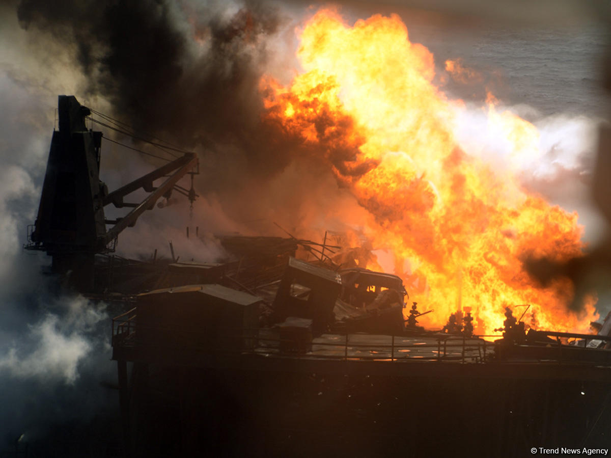 Firefighting underway at faulty platform in Caspian (PHOTO)