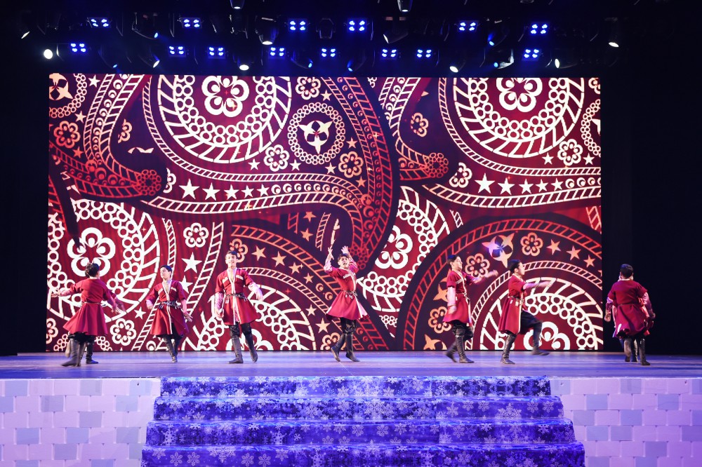 Heydar Aliyev Foundation arranges New Year party for children