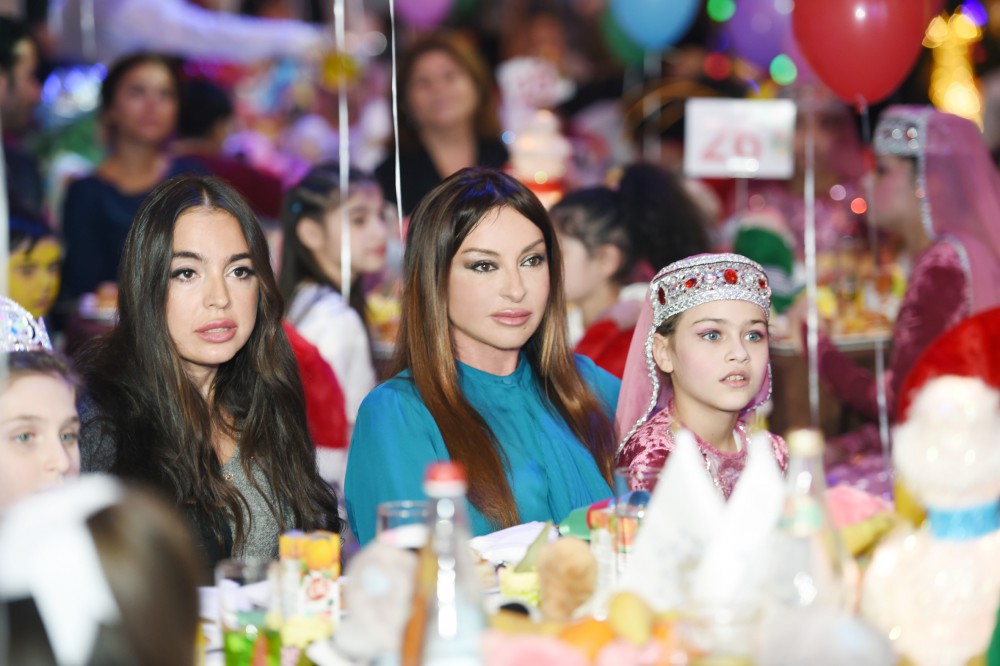 Heydar Aliyev Foundation arranges New Year party for children