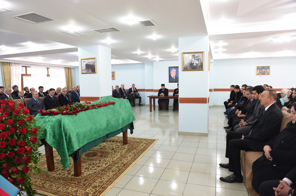 Ilham Aliyev attends farewell ceremony for People's Poet Zalimkhan Yagub