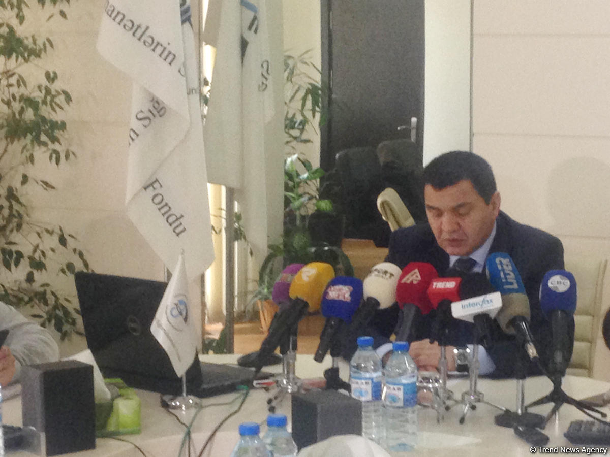 Customers of bankrupt Azerbaijani banks not in hurry to get money back