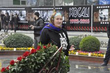 Azerbaijani public commemorates Khojaly genocide victims (PHOTO)