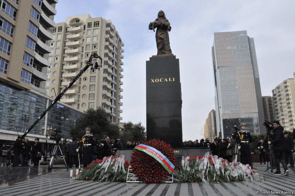 Azerbaijani public commemorates Khojaly genocide victims (PHOTO)