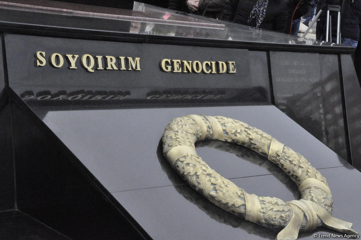 Azerbaijani public commemorates Khojaly genocide victims (PHOTO)