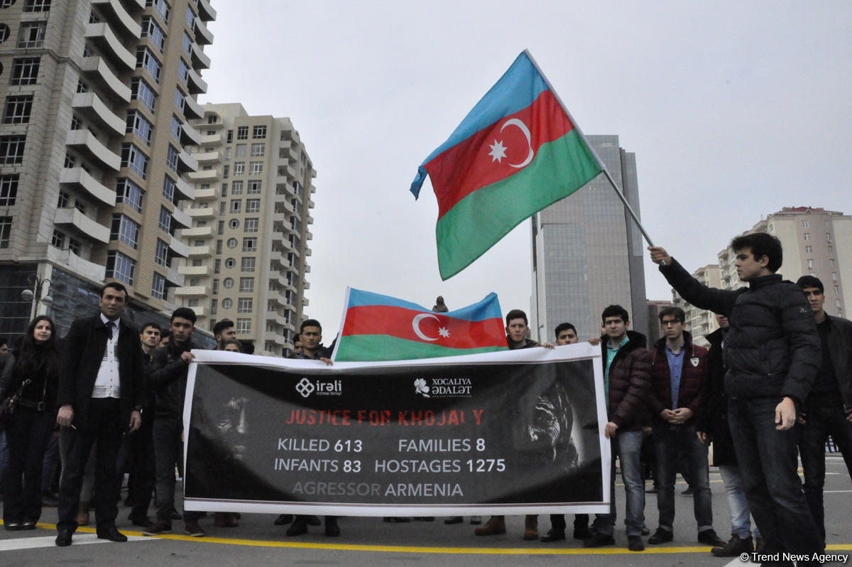 Azerbaijani public commemorates Khojaly genocide victims (PHOTO)