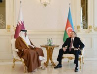 Azerbaijani president, emir of Qatar hold one-on-one meeting