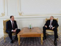 President Aliyev receives credentials of incoming Moldovan ambassador
