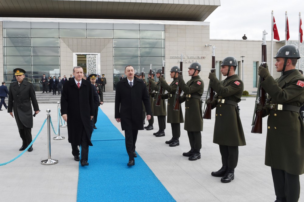 Azerbaijani president completes visit to Turkey