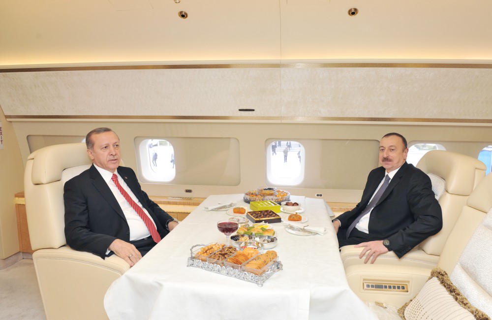 Azerbaijani president completes visit to Turkey